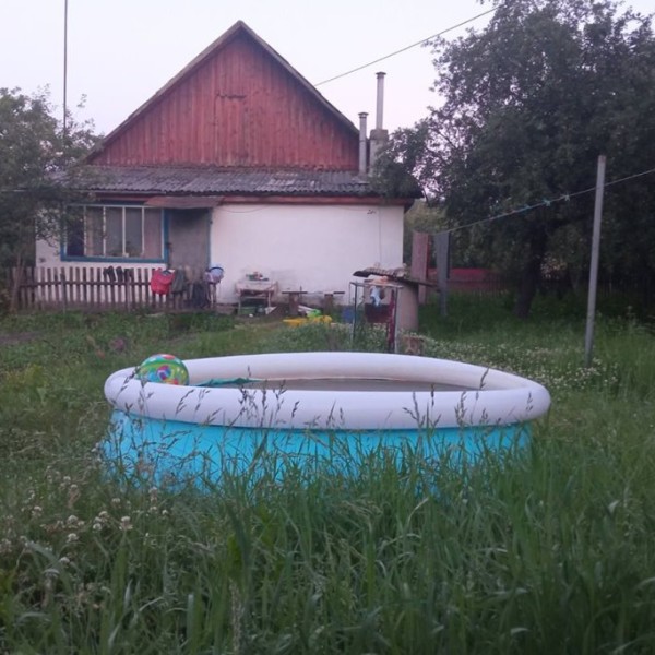 В Беларуси годовалый ребенок утонул в надувном бассейне