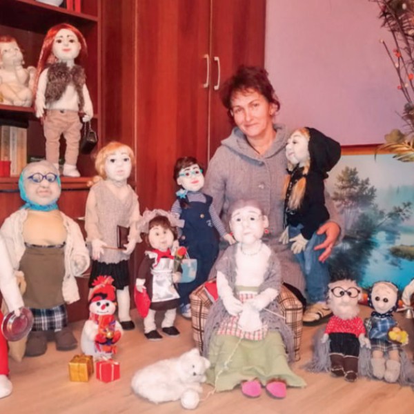 Как мастерица из Каменецкого района создает кукольное царство