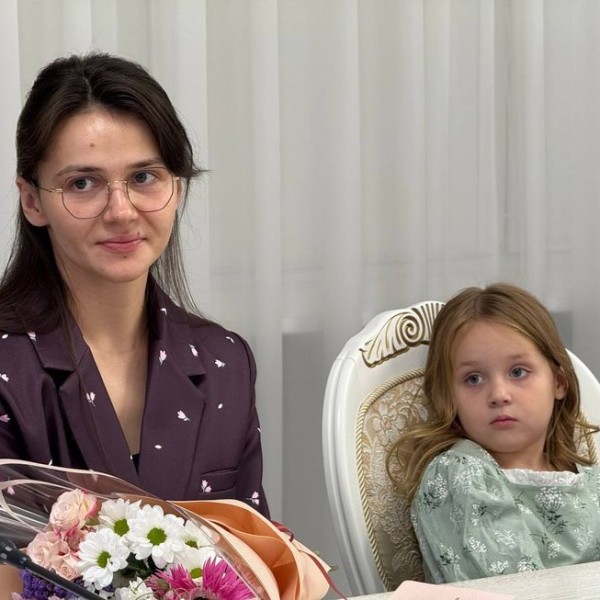 Сидишь дома с тремя детьми — тунеядец или нет? Юрист объяснил