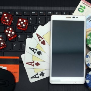 Многодетную мать ограничили в посещении игорных заведений и участии в азартных играх