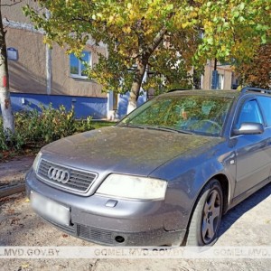 Пенсионер гвоздями и иглой пробивал автомобилям колеса за неправильную парковку