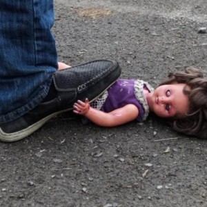 Мужчина приставал к малолетним девочкам на детской площадке. Задержать его помог старшеклассник