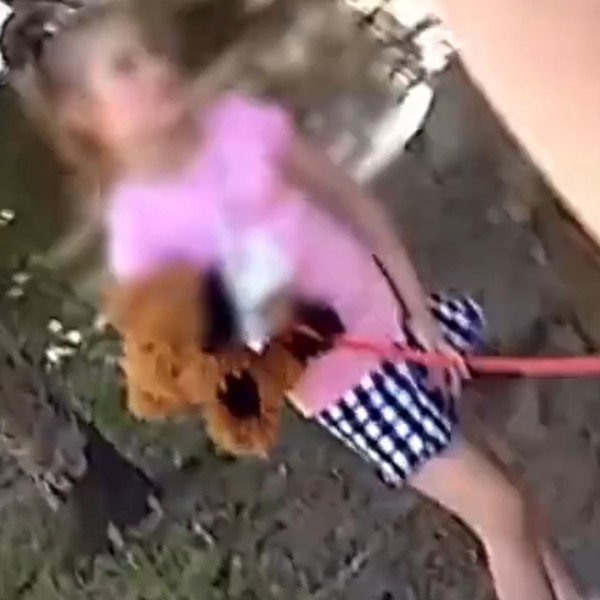 Троих детей изъяли из семьи после того, как малышку нашли одну на улице