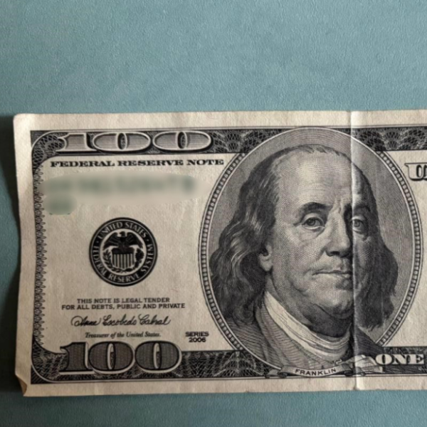 У белоруса изъяли более 12 тысяч долларов из-за одной купюры — вот что произошло