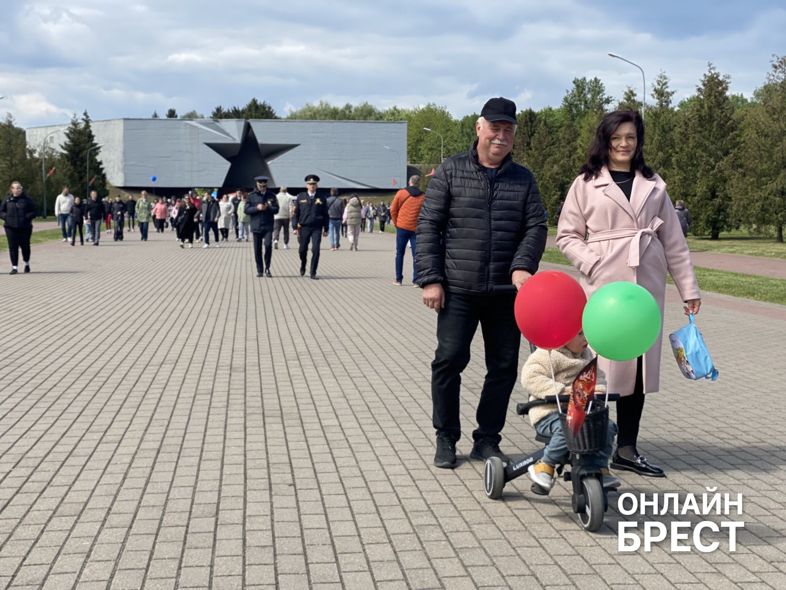 Брест празднует День Победы — большой фоторепортаж