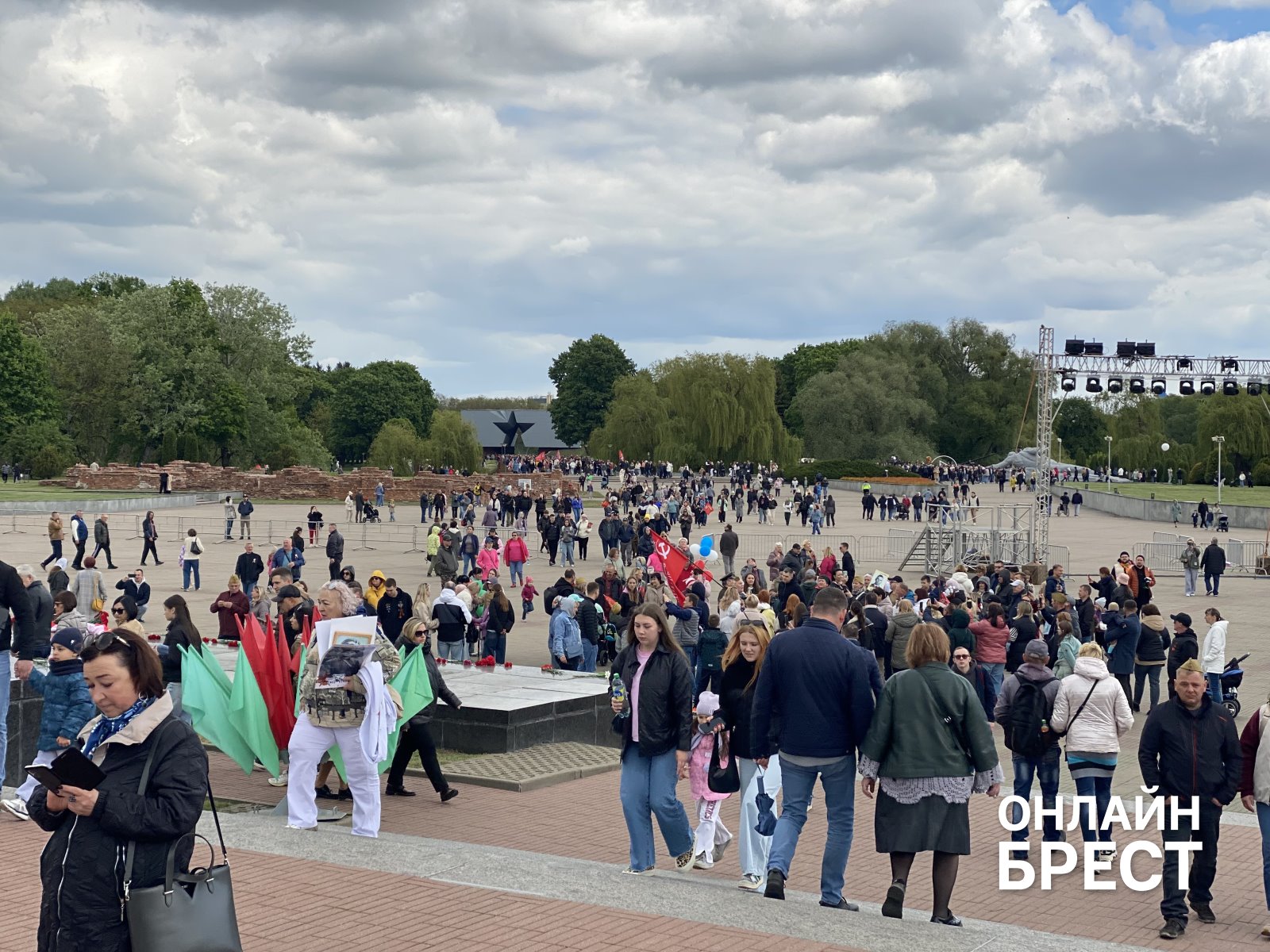 Брест празднует День Победы — большой фоторепортаж