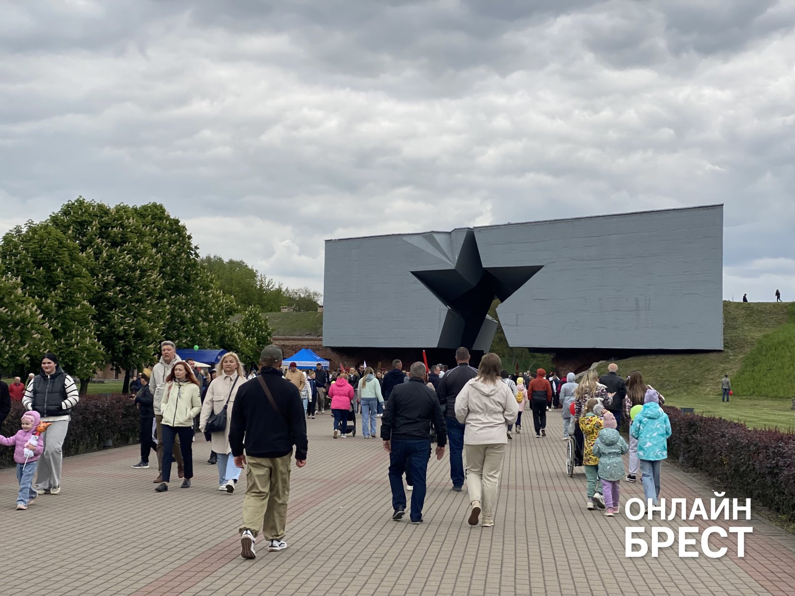 Брест празднует День Победы — большой фоторепортаж