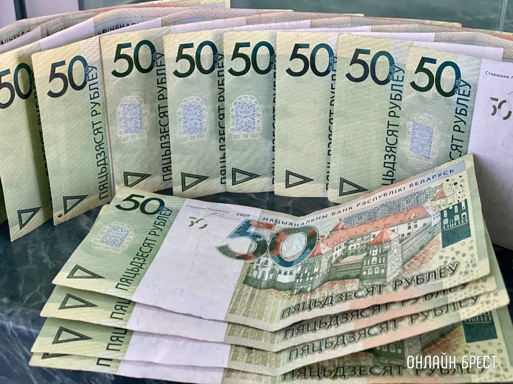 66-летняя белоруска взяла кредиты на 10 тысяч рублей и отправила «жениху» в Йемен