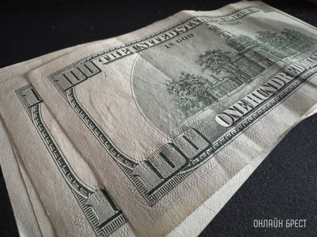 Ветхие, истрепанные, надорванные купюры. Нацбанк о случаях, когда не принимают старые доллары