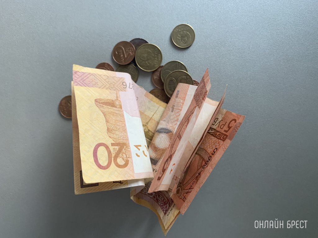 Названа зарплата бюджетников в Беларуси