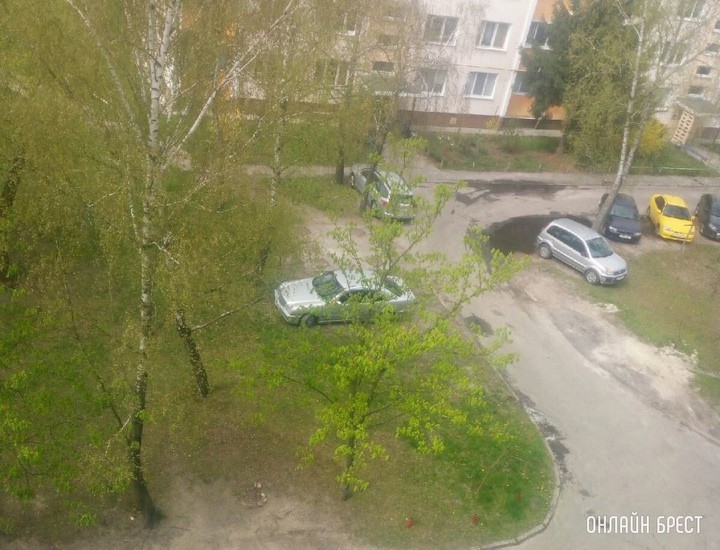 Парковка во дворе жилого дома: как не нарушить ПДД