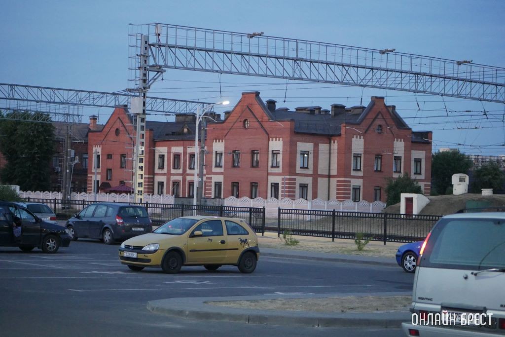 Автомобили