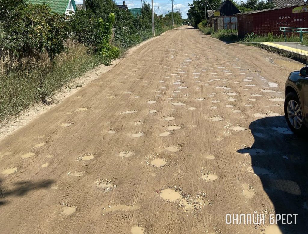 Какие дороги будут ремонтировать в Беларуси в 2025 году и сколько денег на это выделили?