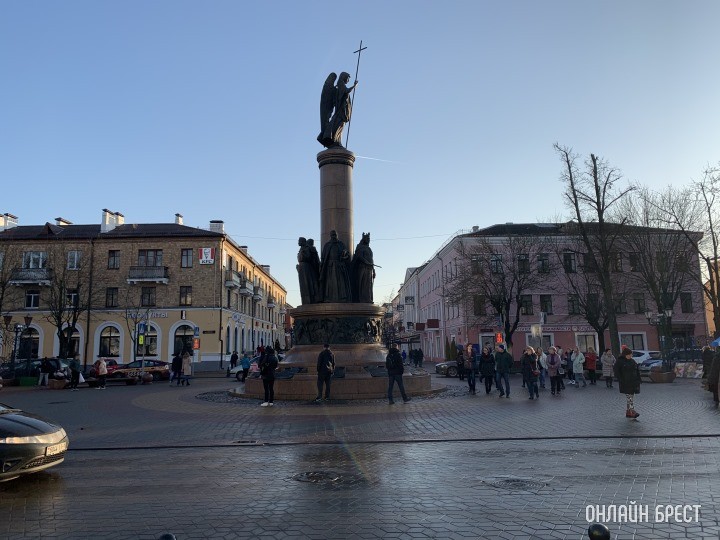 Рассказываем, как белорусы будут работать и отдыхать в 2025 году