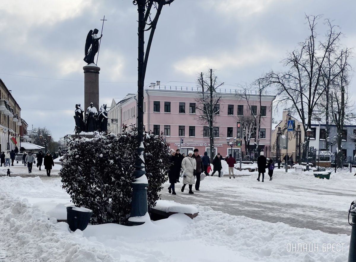 В декабре белорусов ждут большие выходные — 4 дня подряд. Как будем работать и отдыхать?