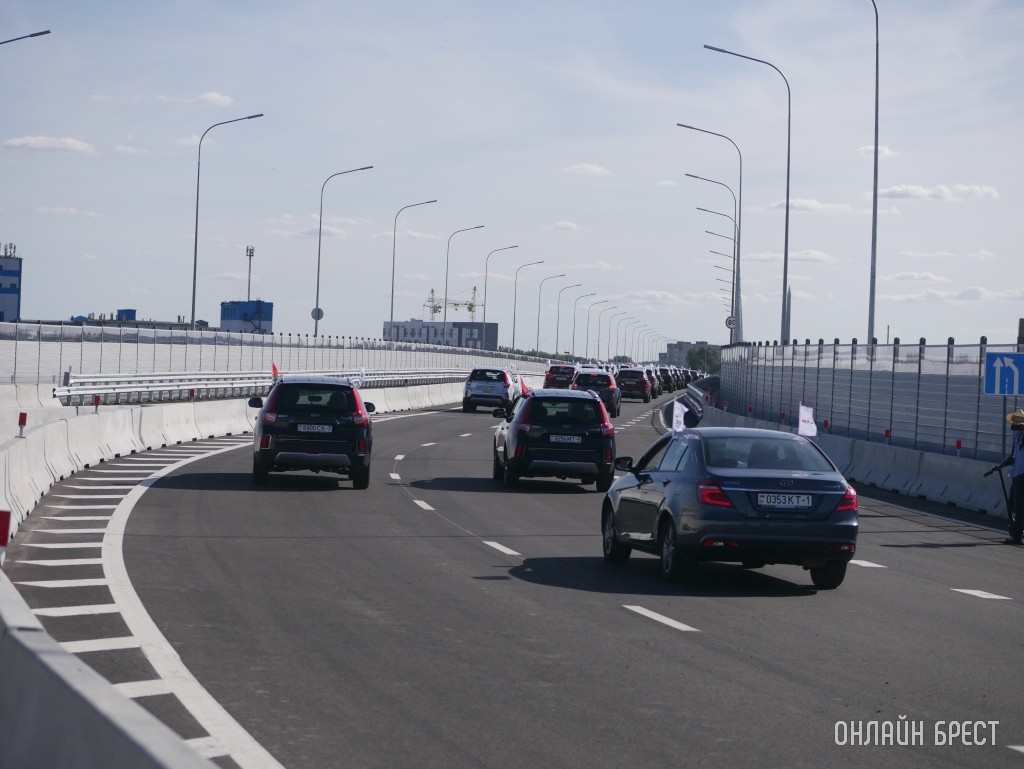 В Беларуси в январе продано 1882 новых автомобиля. Кто в тройке, кроме Geely