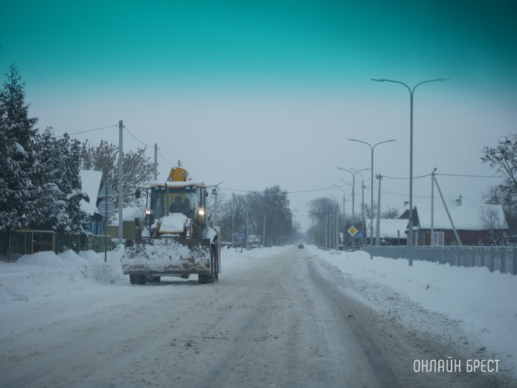 Можно ли обгонять на зимней дороге, если разметку занесло снегом?