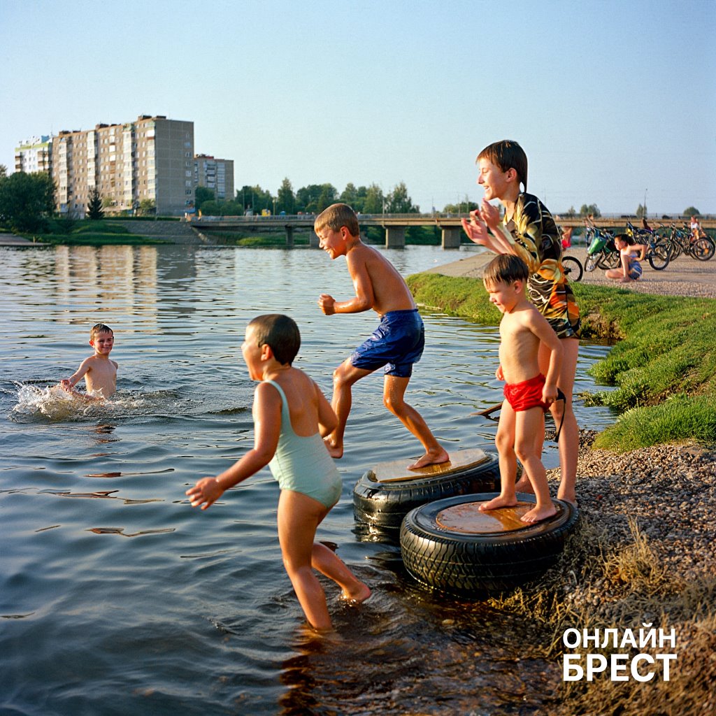 На двух пляжах Бреста введены ограничения на купание для детей — причина и подробности