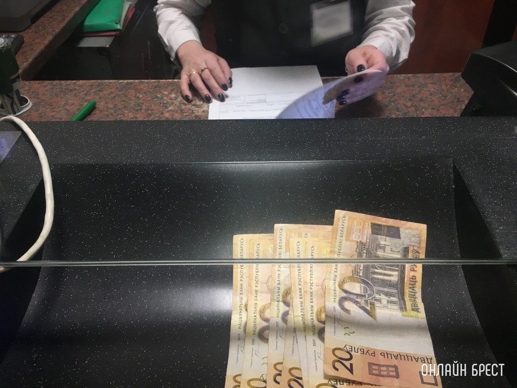 В некоторых случаях вам не вернут купюры, которые вы принесли в обменник. Про новые правила обмена денег