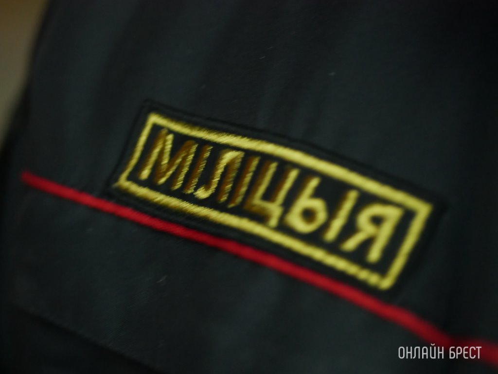 Школьница поругалась с мамой из-за телефона и пожаловалась на нее в милицию