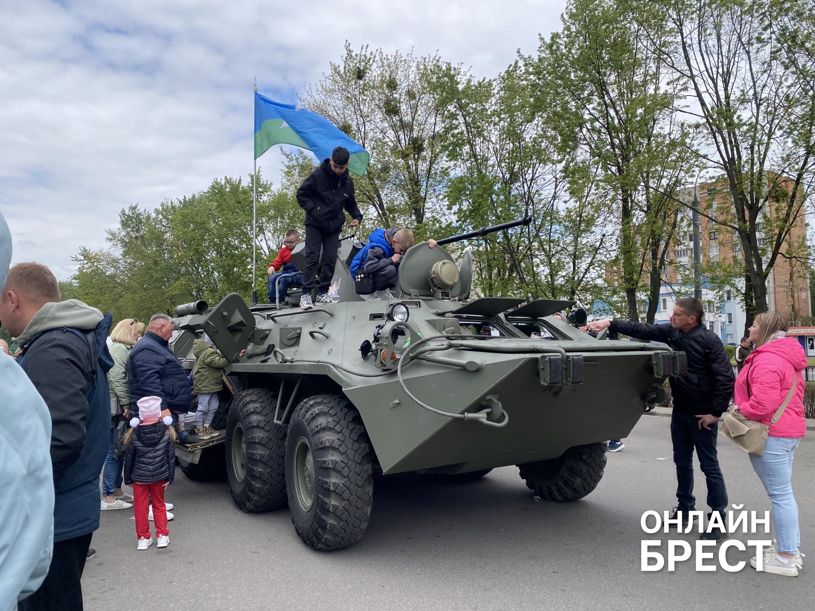 Брест празднует День Победы — большой фоторепортаж