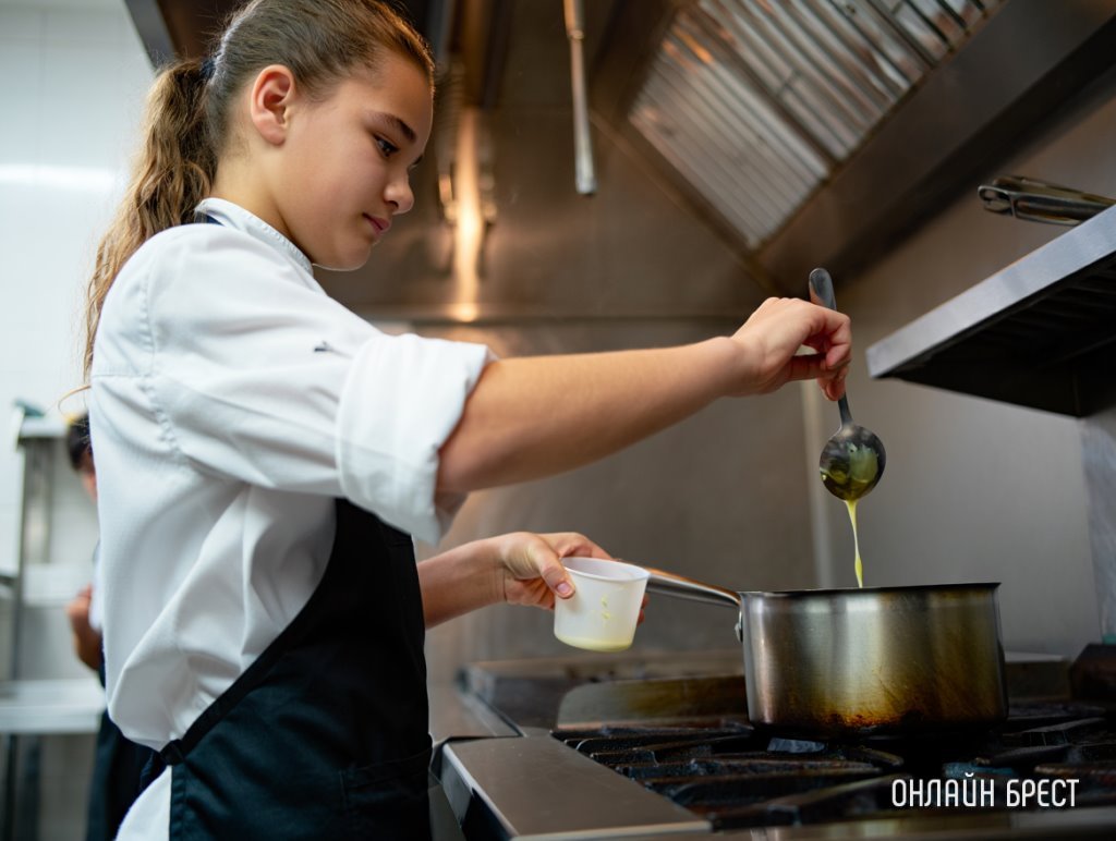 На какую минимальную зарплату могут рассчитывать подростки в Беларуси