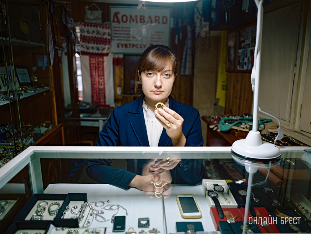 Уголовное дело возбуждено против работницы ломбарда. Вот что она сделала