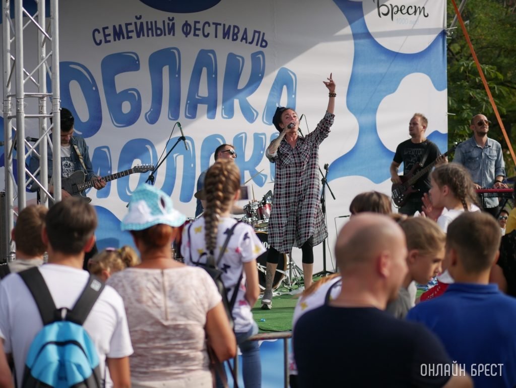 В Бресте вновь состоится семейный фестиваль «Облака молока». Специальный гость праздника и хэдлайнер концерта певец Хабиб