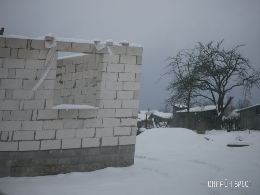 Дёшево! Беру! Что нужно учитывать, собираясь приобретать участок с недостроем, чтобы не остаться у разбитого корыта?