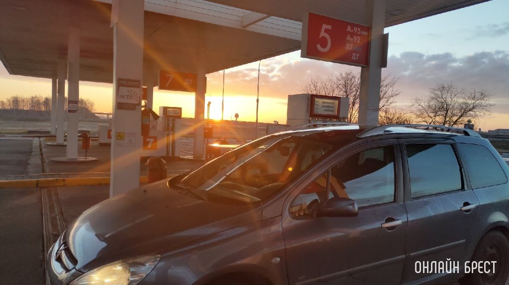 Можно заправляться дешевле. Изучаем скидки на топливо