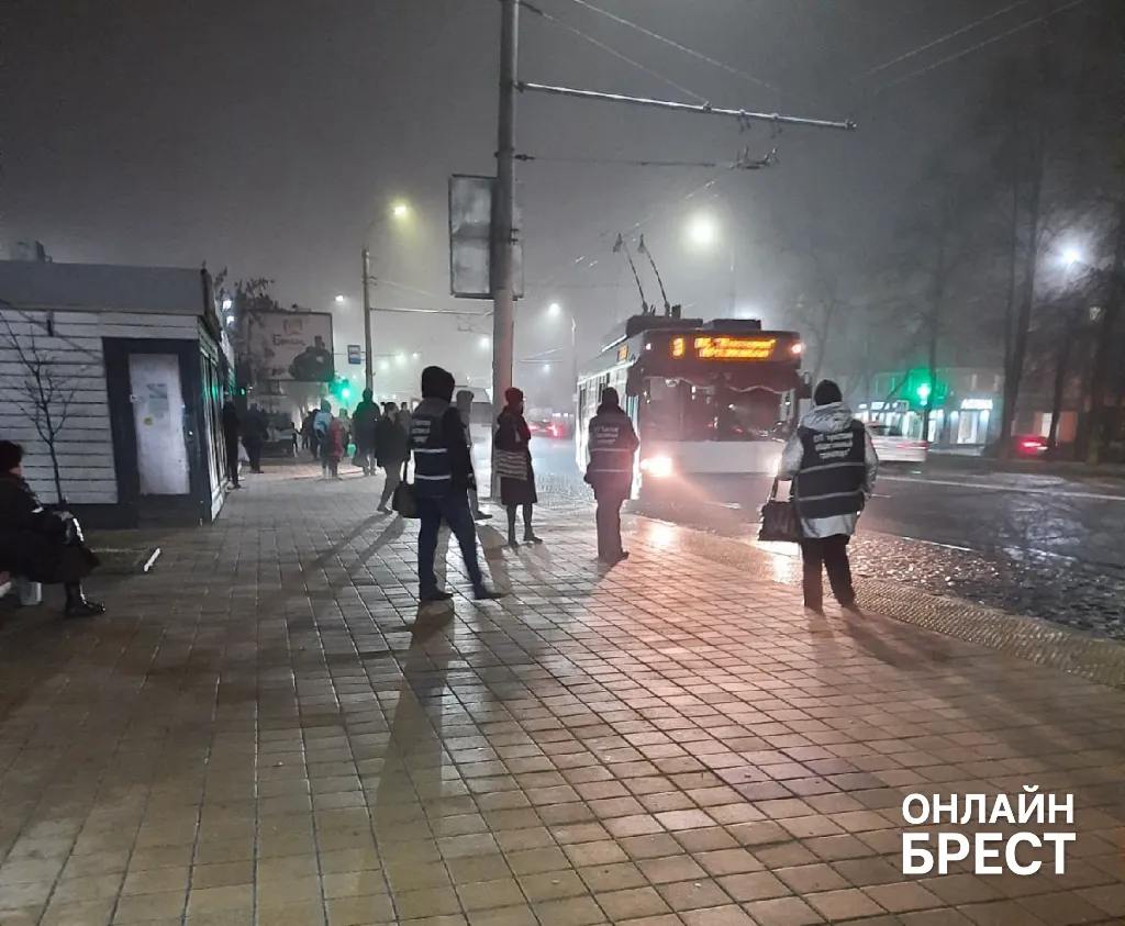 Ездил зайцем — остался без связи: как белорус оплатил штрафы на 1000 рублей