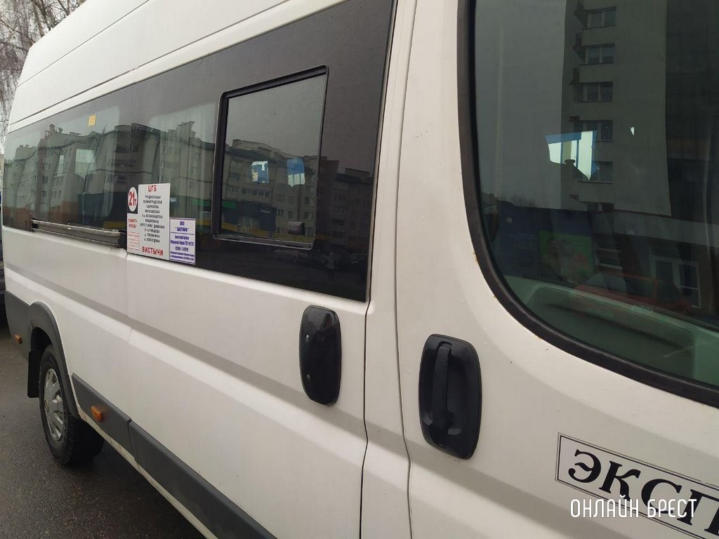 Может ли водитель маршрутки не пустить в салон пассажира с мороженым?