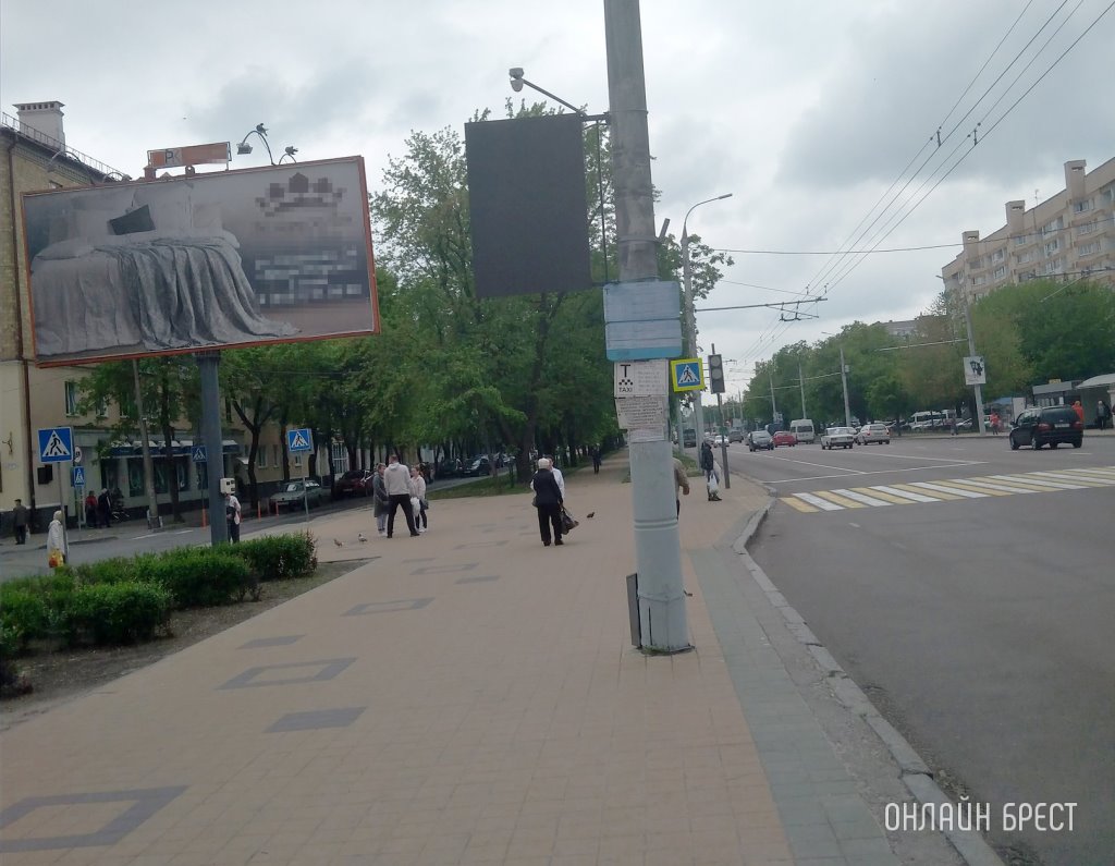 Почему на остановках в Бресте погасли электронные табло с расписанием?