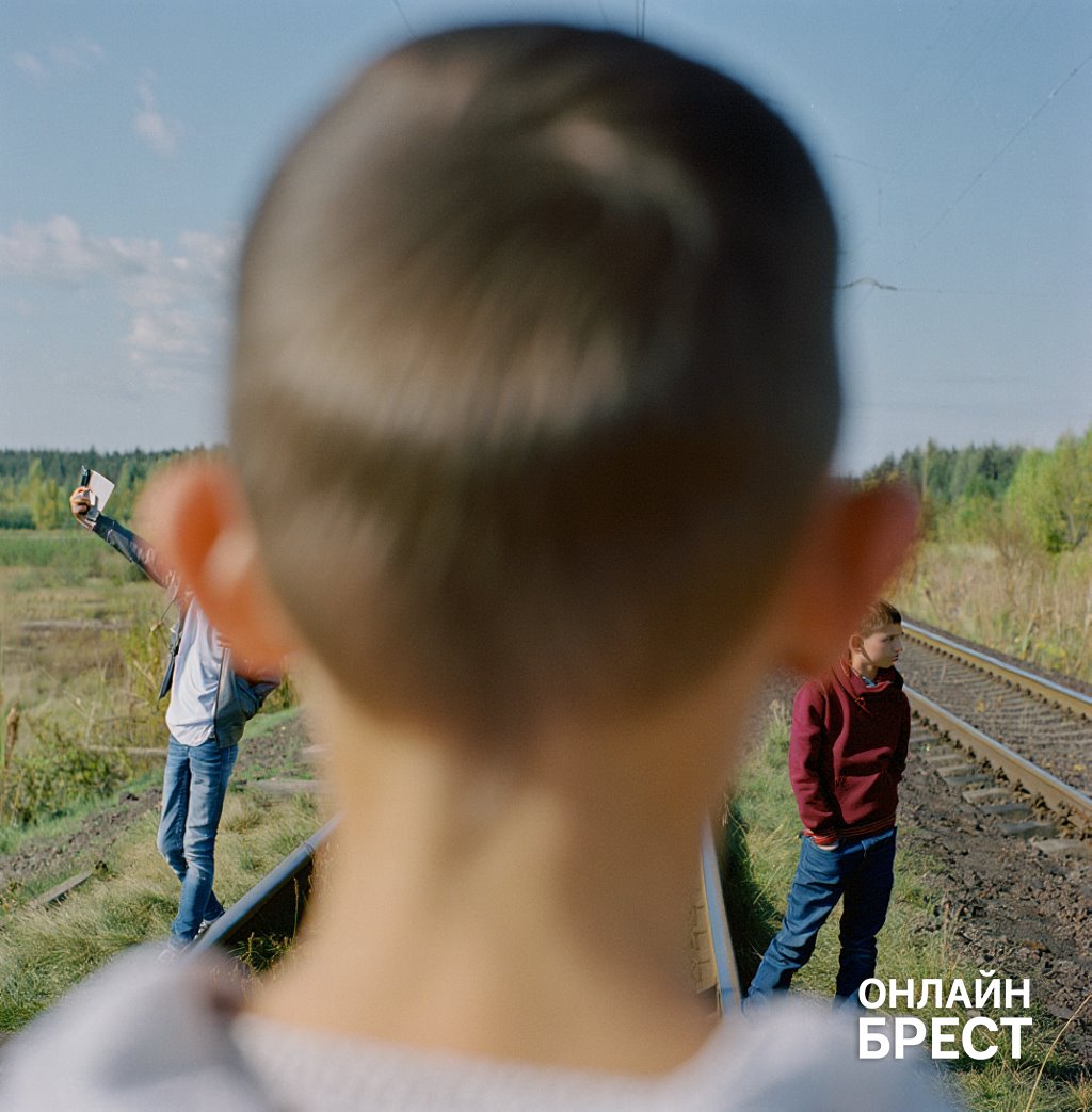 В Беларуси 10-летний мальчик получил открытый перелом голени и открытую черепно-мозговую травму. Что произошло?