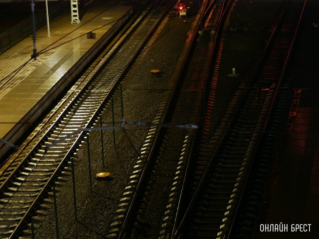 Школьник забрался на цистерну товарного поезда и получил тяжелые электроожоги