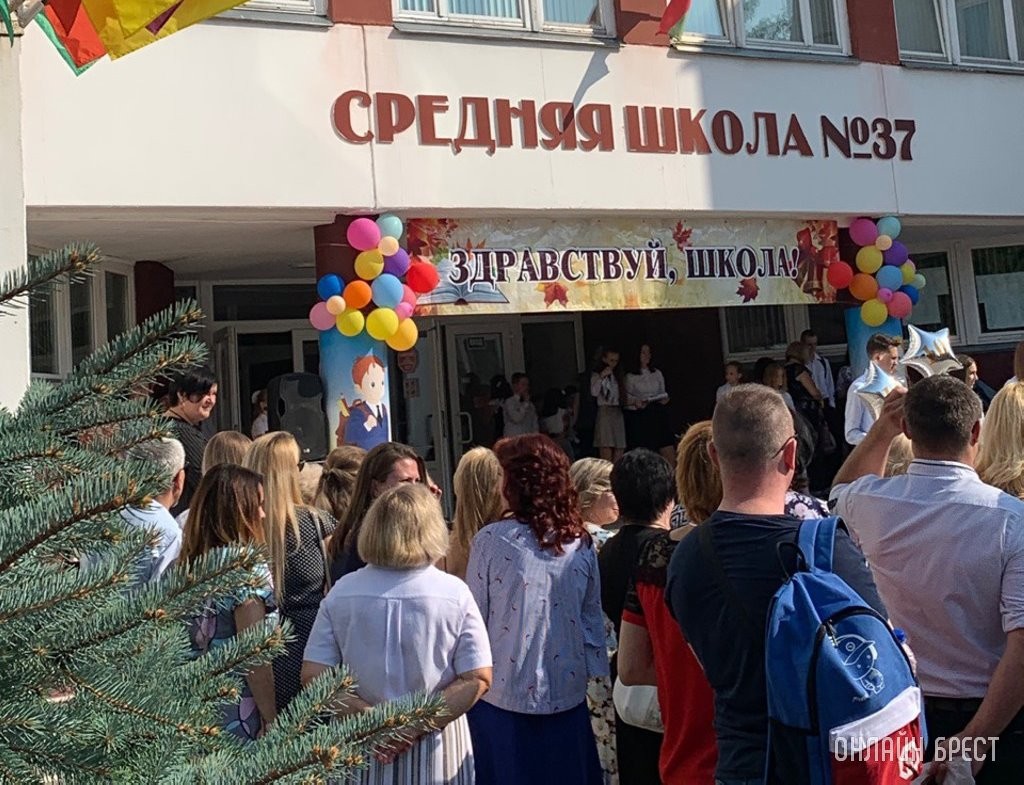 С 12 июня начнется прием документов в первые классы: что нужно знать родителям