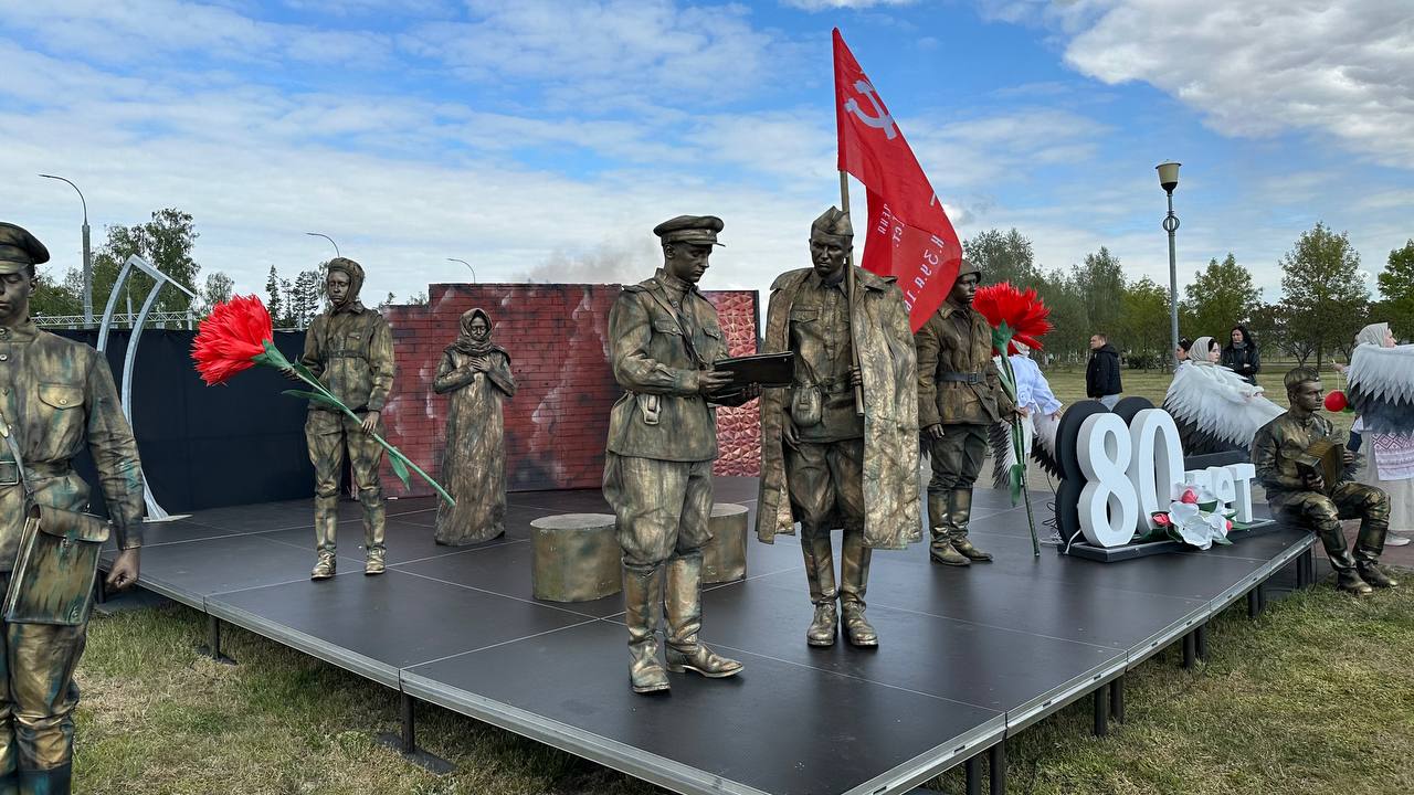 Парад Победы проехал по улицам Бреста — видео и фото