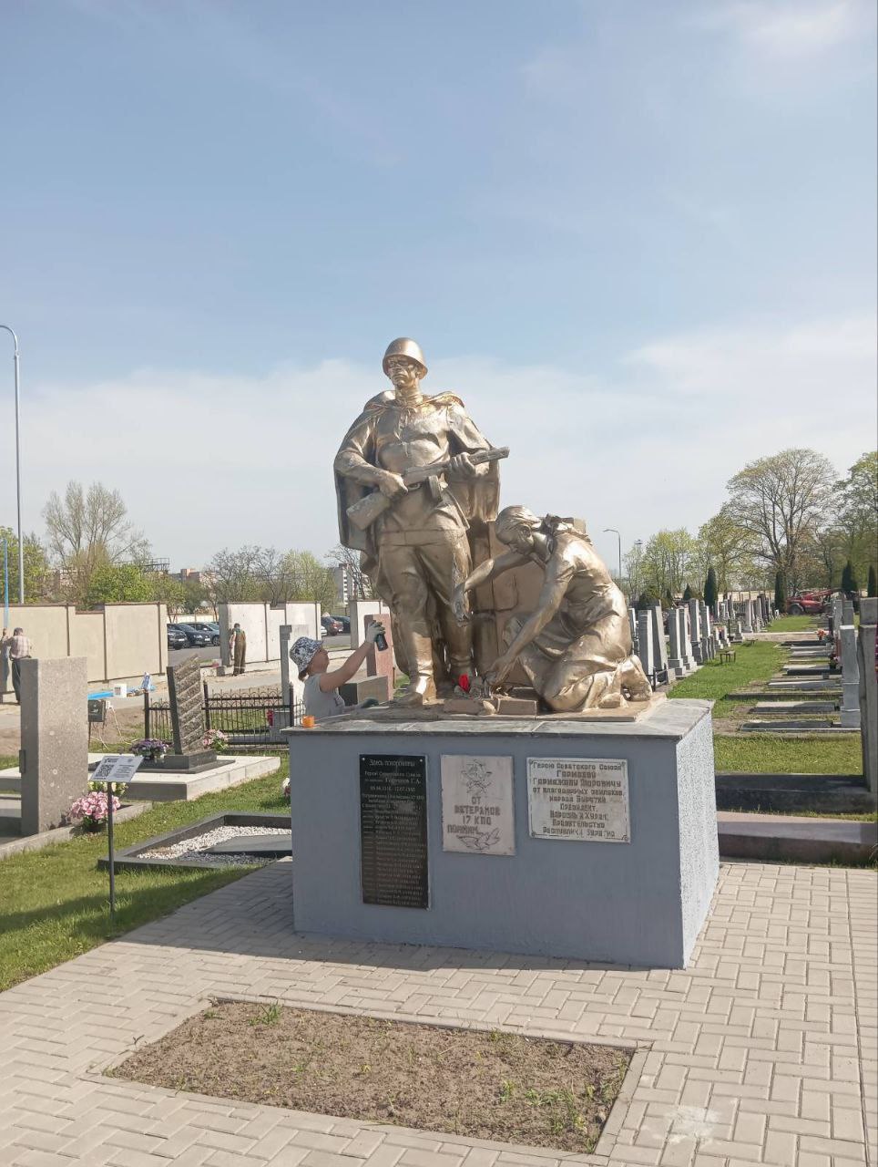 В Бресте отрестврировали памятники на Гарнизонном кладбище