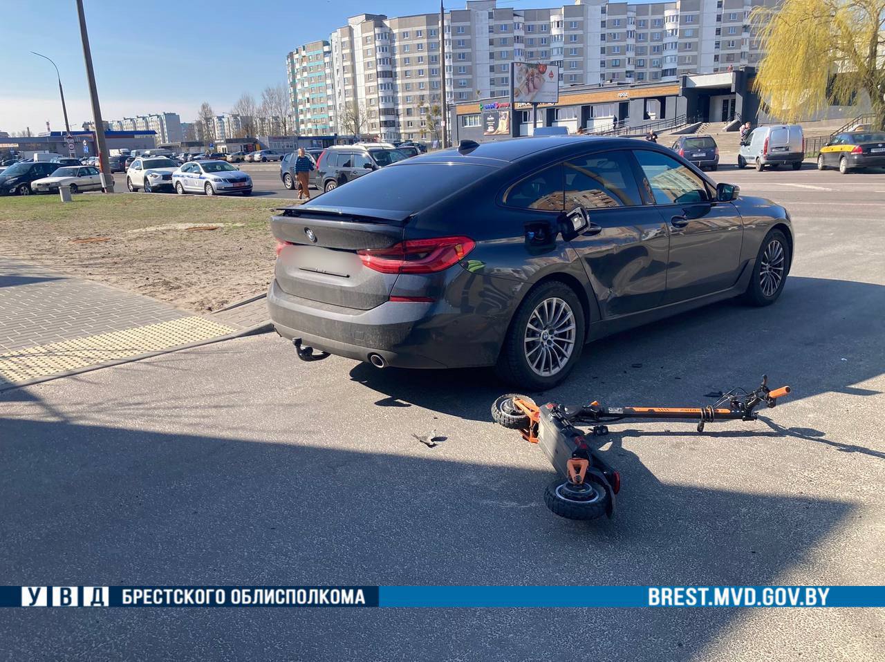В Бресте водитель «БМВ» сбил подростка на электросамокате