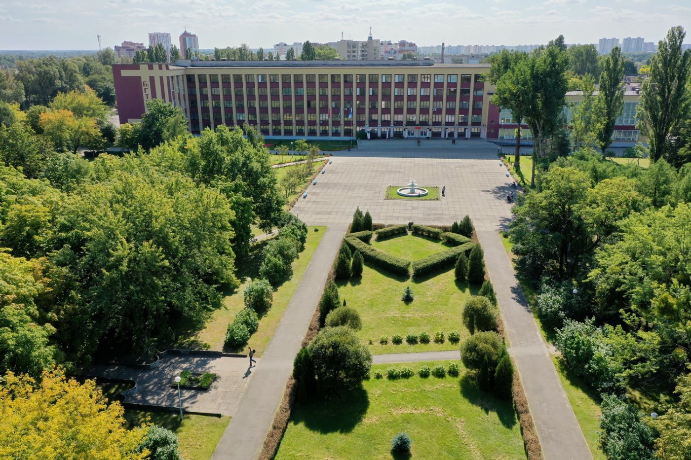 Как создавался БрГТУ: история первого ректора и первых студентов