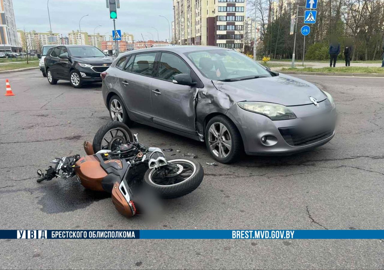 Молодой мотоциклист попал в больницу после ДТП в Бресте