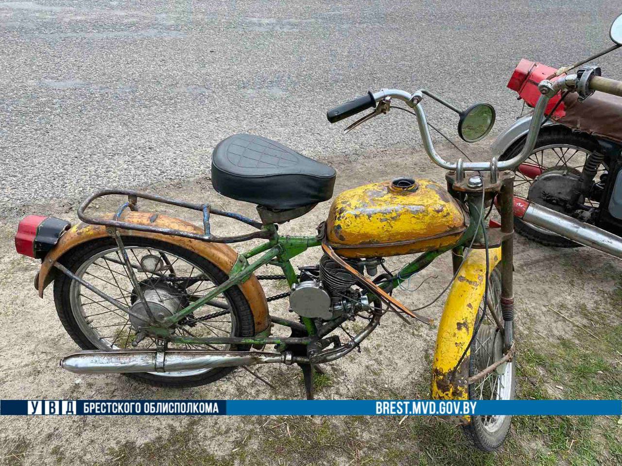 Без прав и шлемов: подростки устроили ДТП в Лунинецком районе