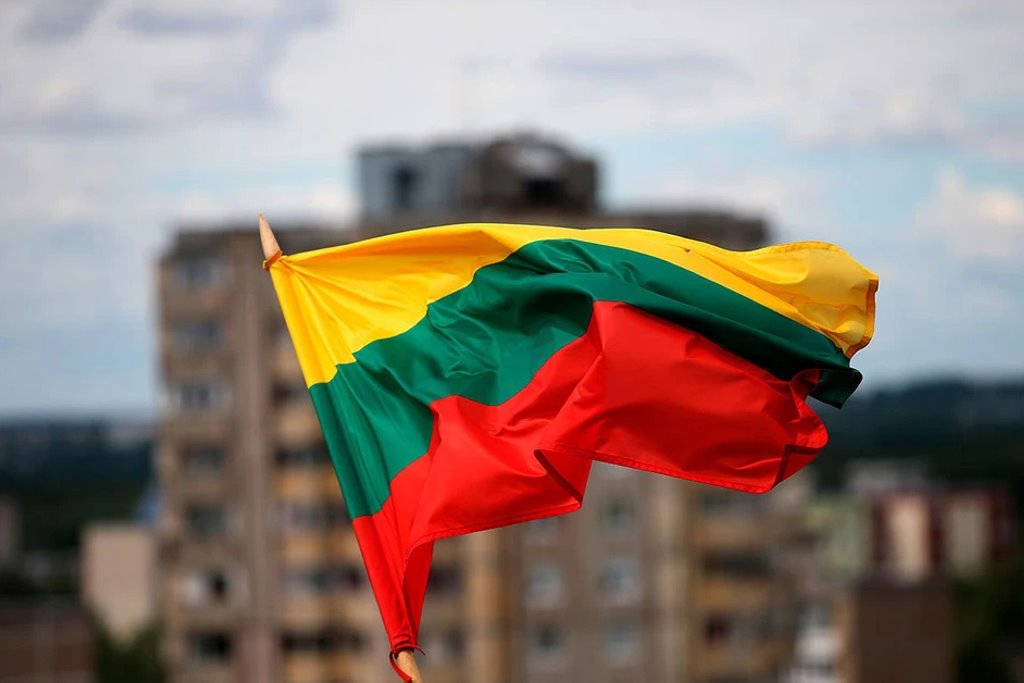 В Литве будут лишать ВНЖ белорусов за регулярные поездки на родину