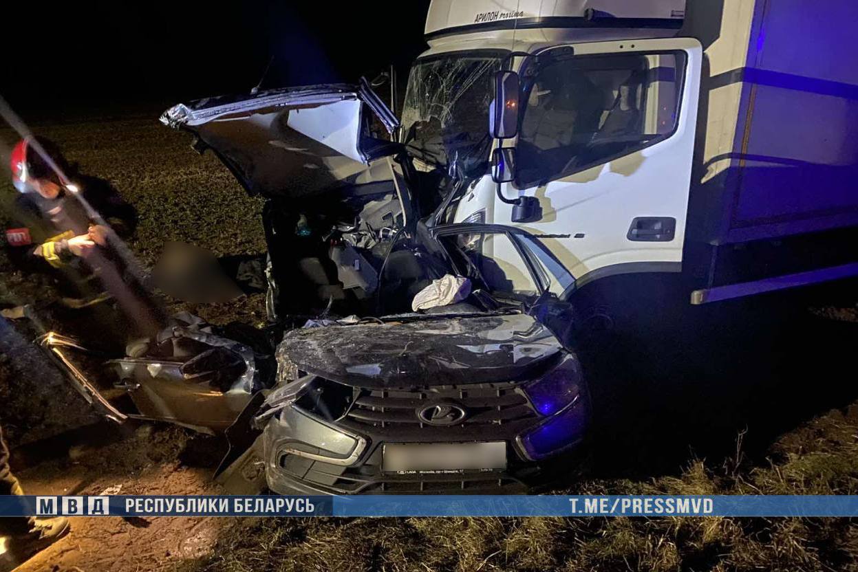 Жуткое ДТП в Беларуси: два человека погибли – шокирующие кадры