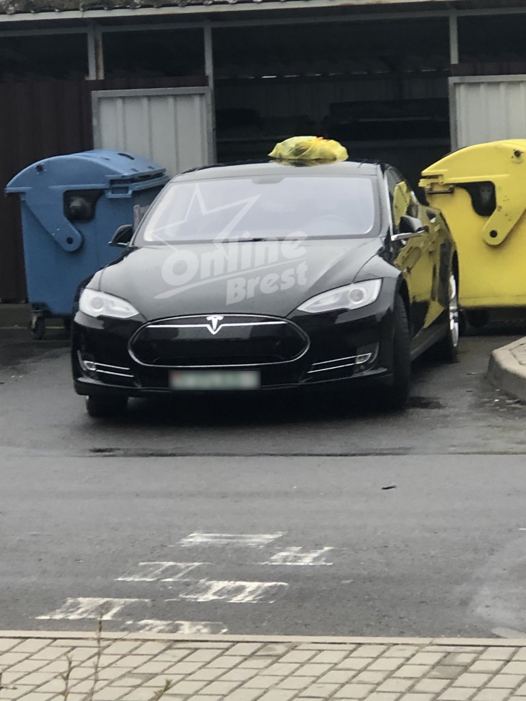 В Бресте оштрафовали водителя Tesla. Вот подробности