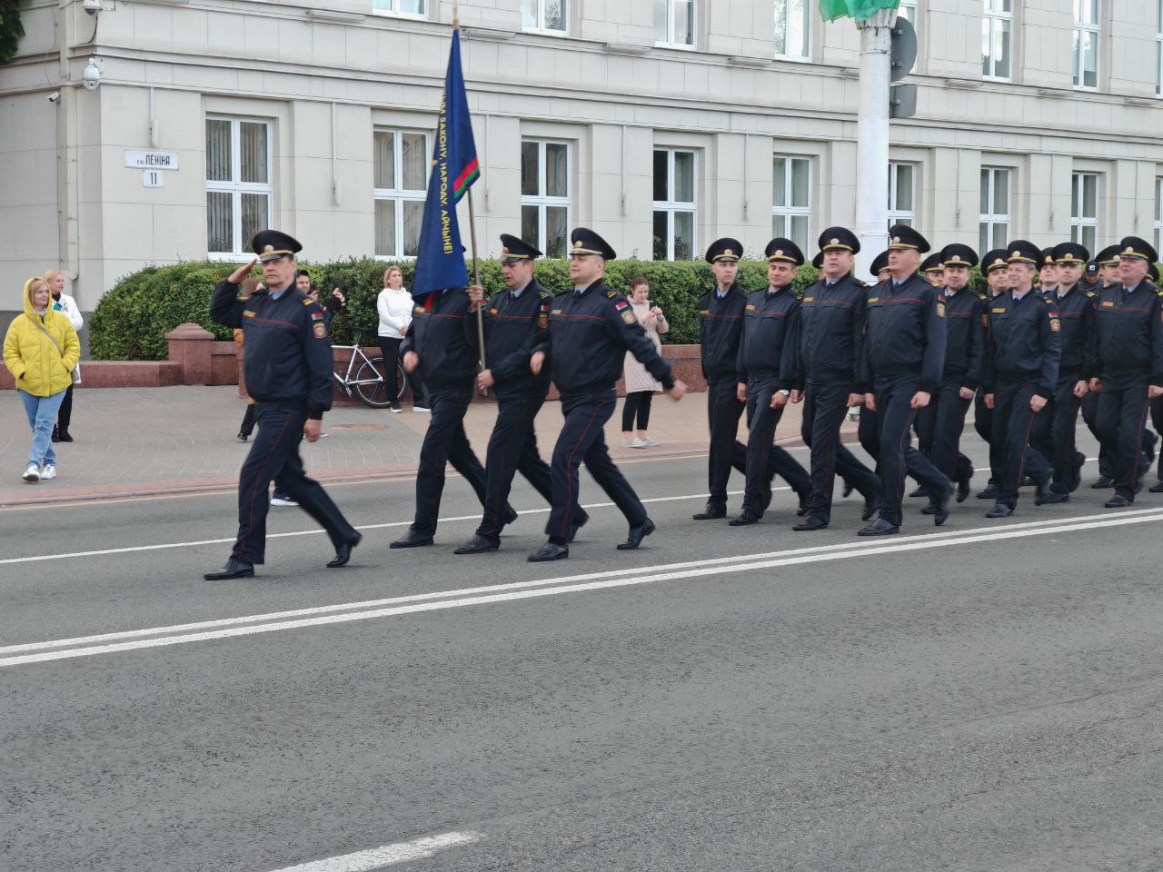 Брест готовится ко Дню Победы: на площади Ленина прошла репетиция парада