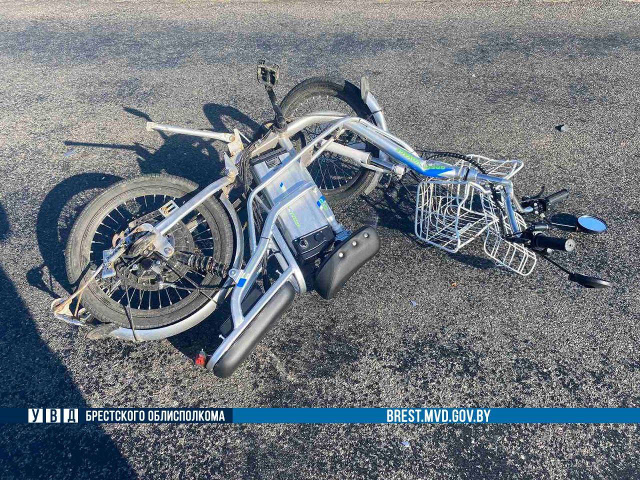 16-летний подросток на электровелосипеде госпитализирован после столкновения с Opel в Дрогичинском районе