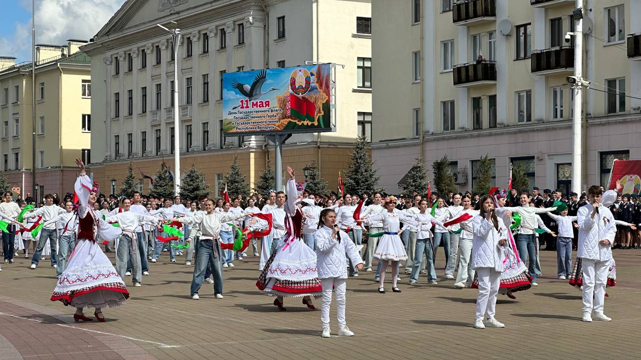 В Бресте отмечают День Государственного флага, Государственного герба и Государственного гимна