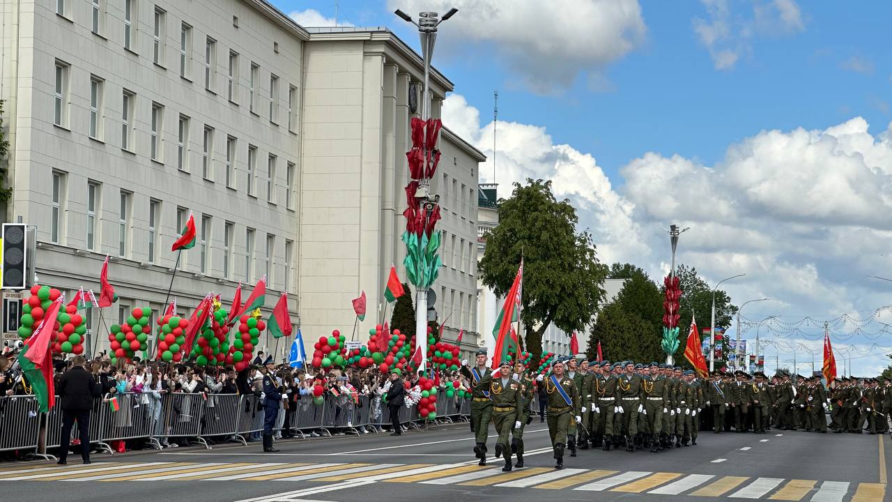 В Бресте отмечают День Государственного флага, Государственного герба и Государственного гимна