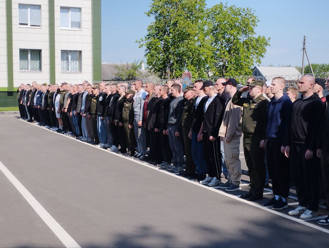В Бресте прошла первая отправка призывников на срочную военную службу